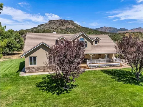 Exterior - 580 S Stagecoach Dr, Brookside, UT 84782 photo 2 of 17