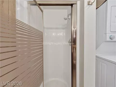 Bath - 651 E Aspen Meadow Dr, Hatch, UT 84735 photo 2 of 4