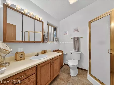 Bath - 651 E Aspen Meadow Dr, Hatch, UT 84735 photo 3 of 4