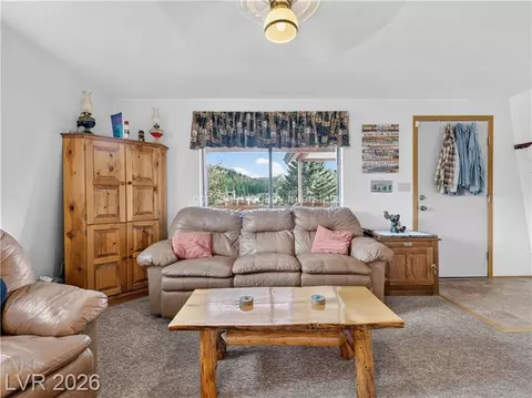 Living - 651 E Aspen Meadow Dr, Hatch, UT 84735 photo 1 of 4