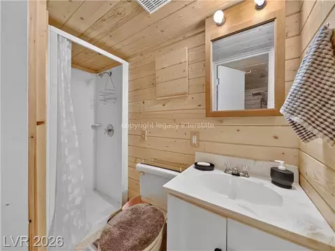 Bath - 651 E Aspen Meadow Dr, Hatch, UT 84735 photo 4 of 4