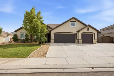 Exterior - 3174 E Sugar Maple Dr, Saint George, UT 84790 photo 9 of 11