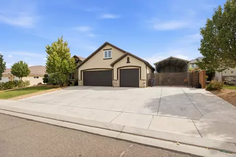 Exterior - 3174 E Sugar Maple Dr, Saint George, UT 84790 photo 8 of 11