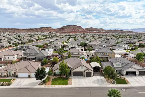 View/Area - 3174 E Sugar Maple Dr, Saint George, UT 84790 photo 2 of 2