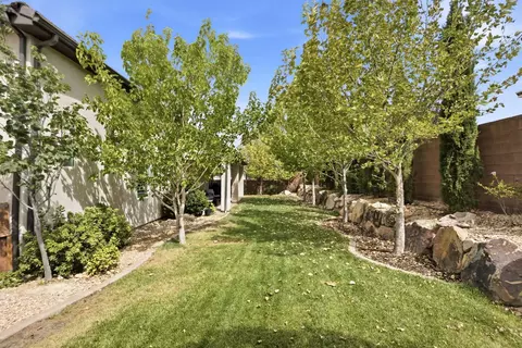 Exterior - 3174 E Sugar Maple Dr, Saint George, UT 84790 photo 5 of 11