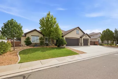 Exterior - 3174 E Sugar Maple Dr, Saint George, UT 84790 photo 7 of 11