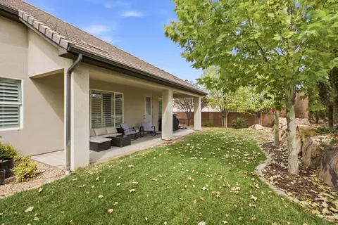 Exterior - 3174 E Sugar Maple Dr, Saint George, UT 84790 photo 2 of 11