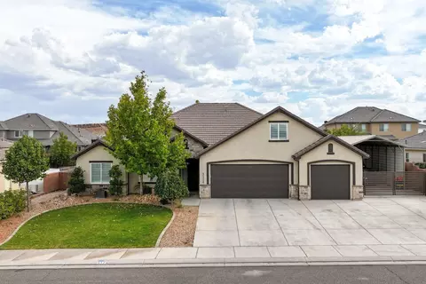 Exterior - 3174 E Sugar Maple Dr, Saint George, UT 84790 photo 10 of 11
