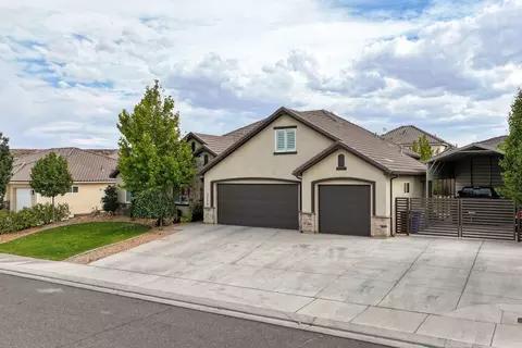 Exterior - 3174 E Sugar Maple Dr, Saint George, UT 84790 photo 3 of 11