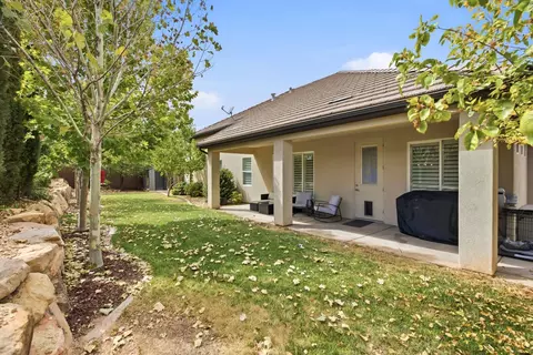 Exterior - 3174 E Sugar Maple Dr, Saint George, UT 84790 photo 4 of 11