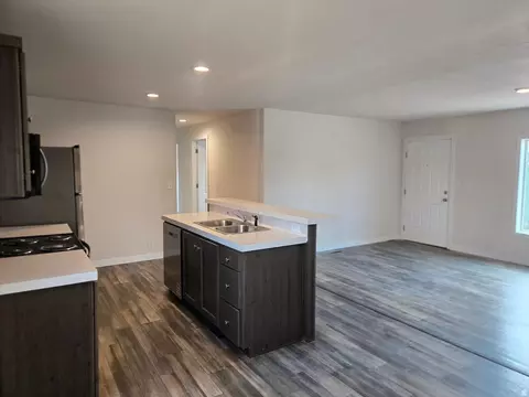 Kitchen - 355 Pectol St, Washington, UT 84780 photo 2 of 2