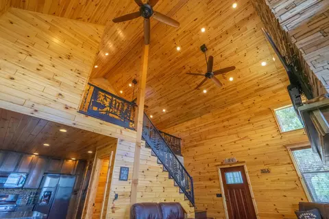 Entry Way - 2450 E Oak Tree Dr, Virgin, UT 84779 photo 2 of 4