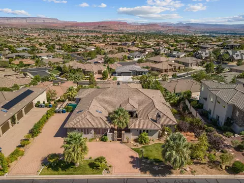 1343 W Cambridge Ave #204, Washington, UT 84780