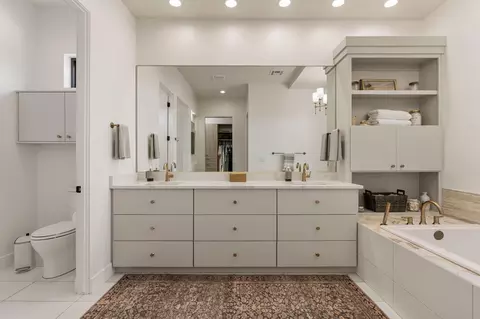 Bath - 2579 E Cobalt Dr, Saint George, UT 84790 photo 1 of 8