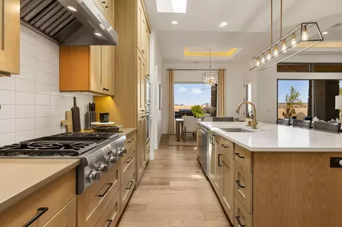 Kitchen - 2579 E Cobalt Dr, Saint George, UT 84790 photo 4 of 7
