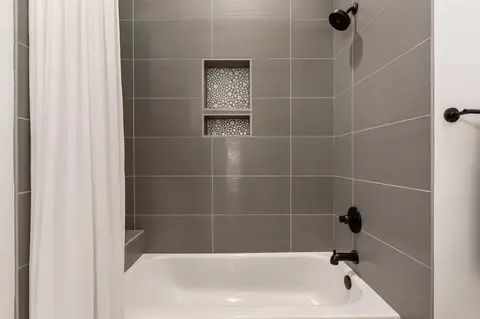 Bath - 2579 E Cobalt Dr, Saint George, UT 84790 photo 6 of 8