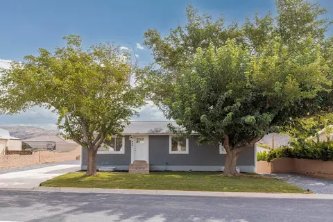 Exterior - 930 N 260 E, Hurricane, UT 84737 photo 2 of 10