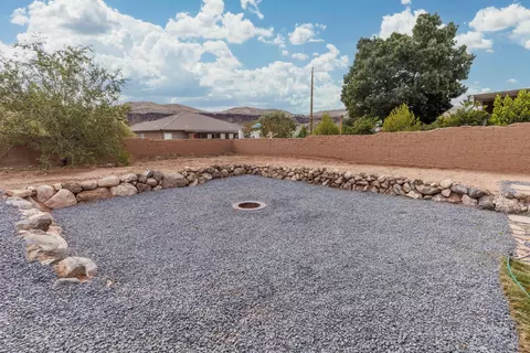 Exterior - 930 N 260 E, Hurricane, UT 84737 photo 10 of 10