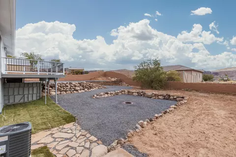 Exterior - 930 N 260 E, Hurricane, UT 84737 photo 4 of 10