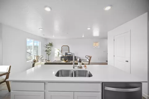 Kitchen - 2199 S Wolverine Way #2456, Washington, UT 84780 photo 3 of 3