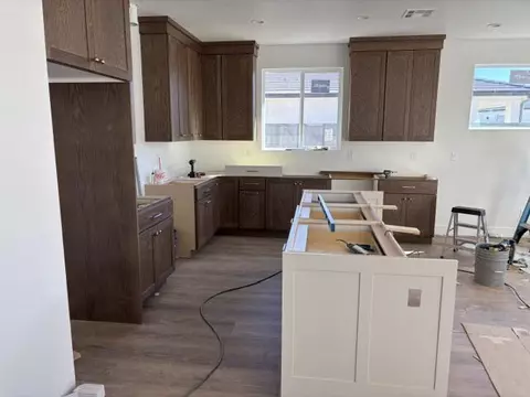 Kitchen - 402 E Heritage Place Drive Pl, Washington, UT 84780 photo 2 of 3