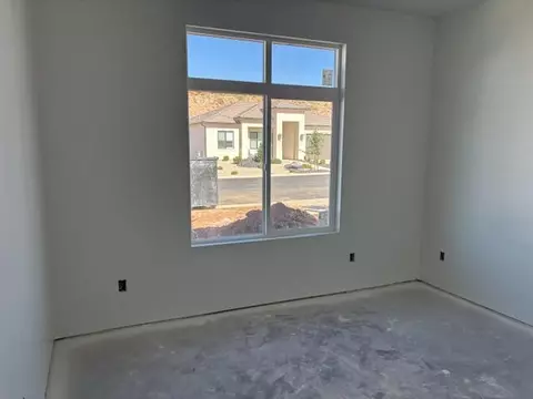 Bedroom - 402 E Heritage Place Drive Pl, Washington, UT 84780 photo 2 of 2