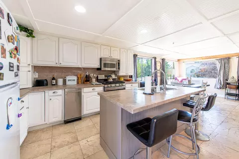Kitchen - 642 N 120 E, Hurricane, UT 84737 photo 1 of 2