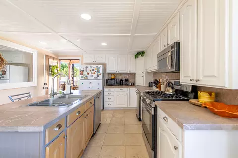 Kitchen - 642 N 120 E, Hurricane, UT 84737 photo 2 of 2