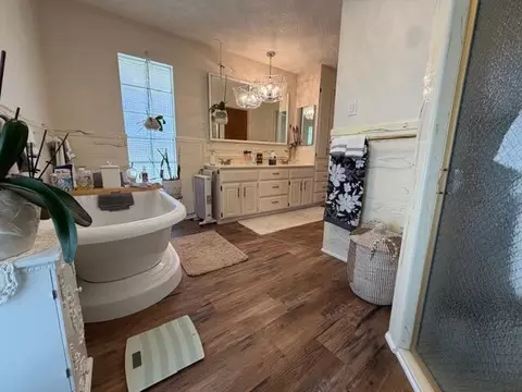 Bath - 252 E Altamira Dr, Cedar City, UT 84720 photo 5 of 8