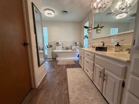 Bath - 252 E Altamira Dr, Cedar City, UT 84720 photo 3 of 8