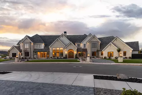 2585 E Waters Edge Cir, Saint George, UT 84790