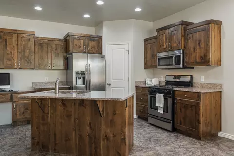 Kitchen - 279 E Memory Ln, Washington, UT 84780 photo 1 of 1