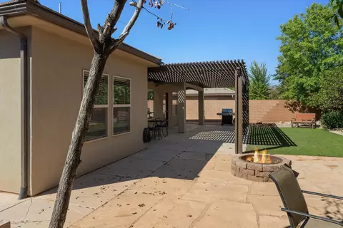 Exterior - 279 E Memory Ln, Washington, UT 84780 photo 2 of 4