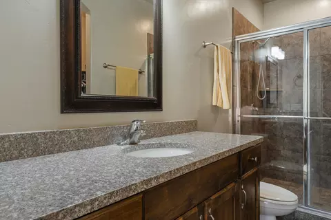 Bath - 279 E Memory Ln, Washington, UT 84780 photo 1 of 2