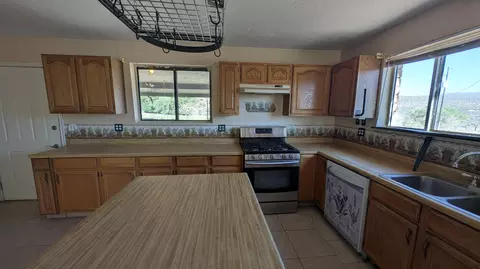 Kitchen - 456 N 385 E, Virgin, UT 84779 photo 3 of 3