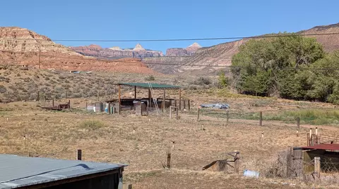 Exterior - 456 N 385 E, Virgin, UT 84779 photo 3 of 3
