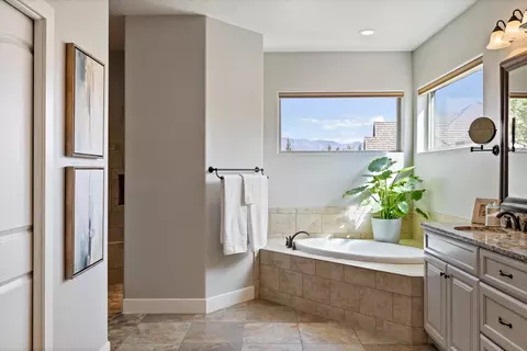 Bath - 1023 E 4430 S, Washington, UT 84780 photo 7 of 8