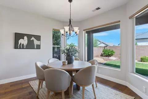 Dining - 1023 E 4430 S, Washington, UT 84780 photo 2 of 3