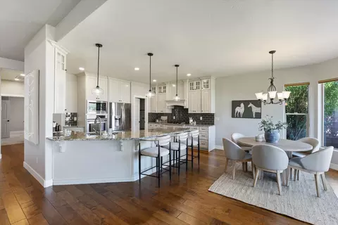Dining - 1023 E 4430 S, Washington, UT 84780 photo 1 of 3