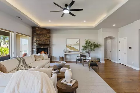 Living - 1023 E 4430 S, Washington, UT 84780 photo 4 of 4