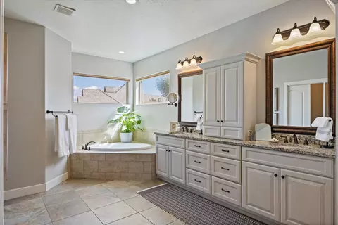 Bath - 1023 E 4430 S, Washington, UT 84780 photo 6 of 8