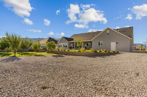 Exterior - 563 E 5020 N, Enoch, UT 84721 photo 8 of 13