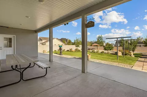 Exterior - 563 E 5020 N, Enoch, UT 84721 photo 3 of 13