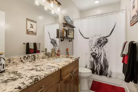 Bath - 563 E 5020 N, Enoch, UT 84721 photo 1 of 3