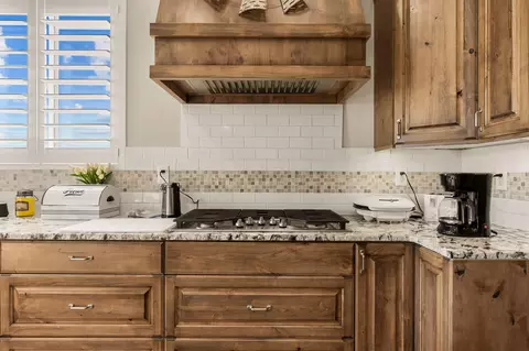 Kitchen - 563 E 5020 N, Enoch, UT 84721 photo 5 of 7