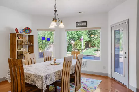Dining - 655 E Lost Ridge Dr, Washington, UT 84780 photo 2 of 2