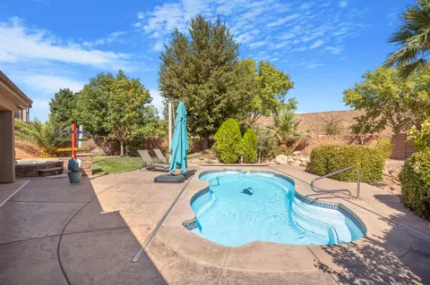 Exterior - 655 E Lost Ridge Dr, Washington, UT 84780 photo 7 of 16