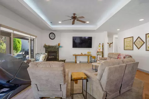 Living - 655 E Lost Ridge Dr, Washington, UT 84780 photo 1 of 3