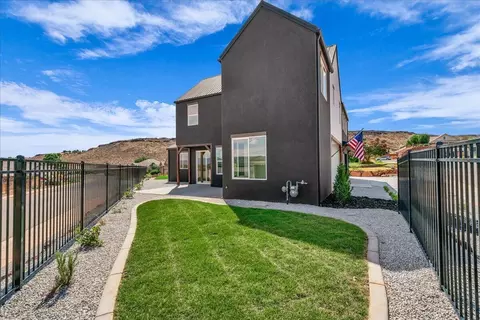 Exterior - 2914 E Chapman Cir, Washington, UT 84780 photo 5 of 9