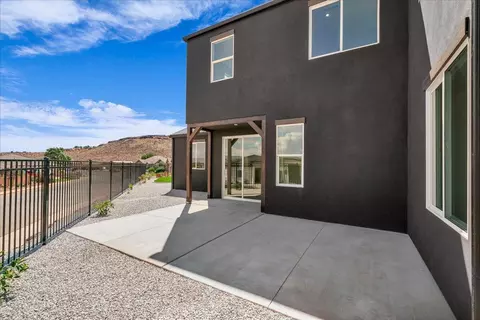 Exterior - 2914 E Chapman Cir, Washington, UT 84780 photo 4 of 9